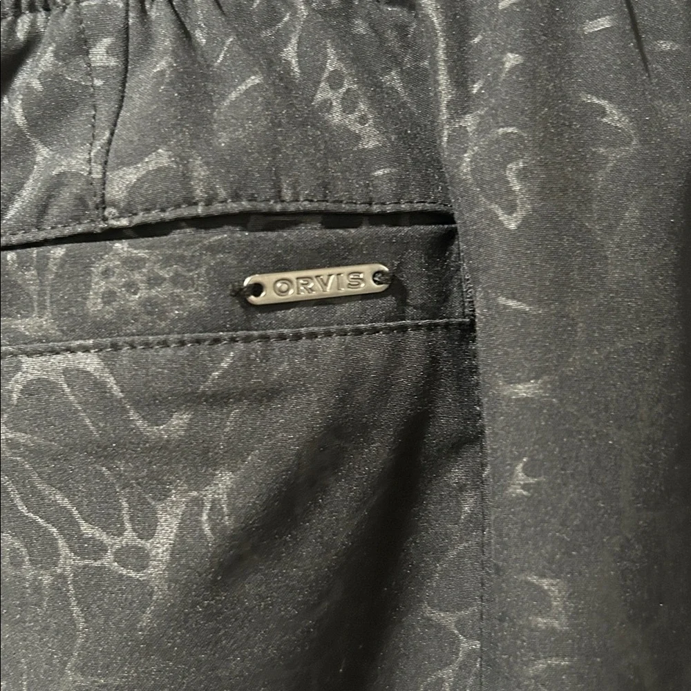 Orvis Embossed Black Rose Pull On Travel Skort